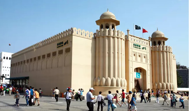 巴基斯坦小商贩用四个字评价中国游客,网友脸