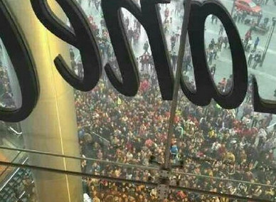 跑男第三季多地取消录制,只因围观群众太热情