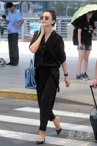 高圆圆早秋街拍,学女神秋日穿衣搭配。(多图)