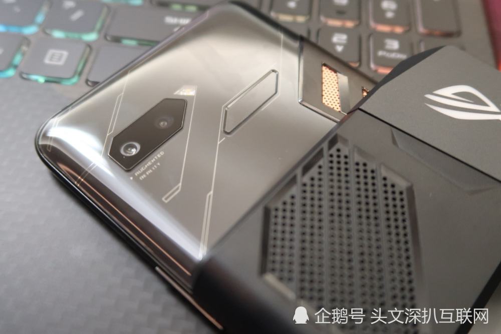 不看拍照玩游戏最强的四款手机,红魔黑鲨上榜