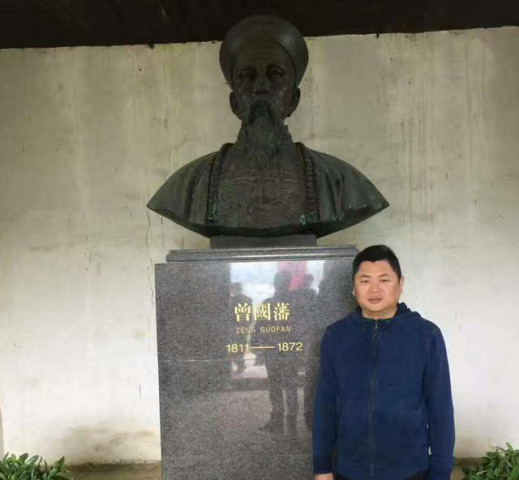曾广钧是曾国藩之孙,字重伯,幼年即博通经史,被称为神童