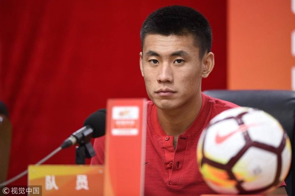 国足集训队第二期名单:张呈栋领衔44人 最小队