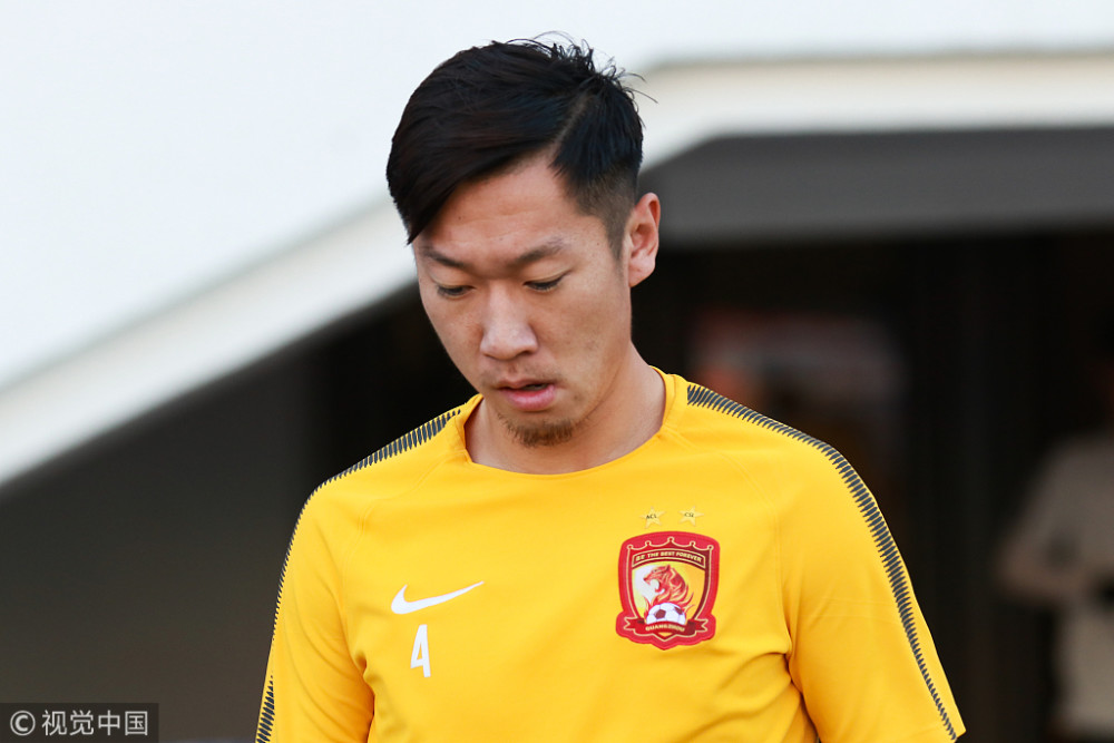 国足集训队第二期名单:张呈栋领衔44人 最小队