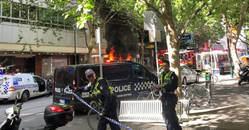 澳大利亚男子挥刀砍杀警察被击毙,居然是恐怖