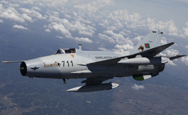 歼10CE亮相珠海航展 歼10C战机可能已被批准