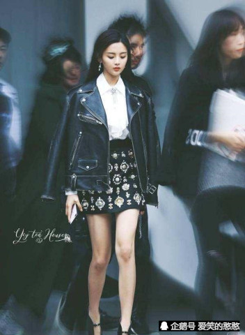 杨超越瑕疵图片中的少女聊天,遇见自己的动态的大全表情火箭担当可爱图片搞笑图片图片