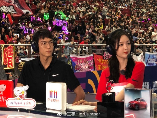 他是羽毛球左手虐队友的跳高吴彦祖 颜值放15