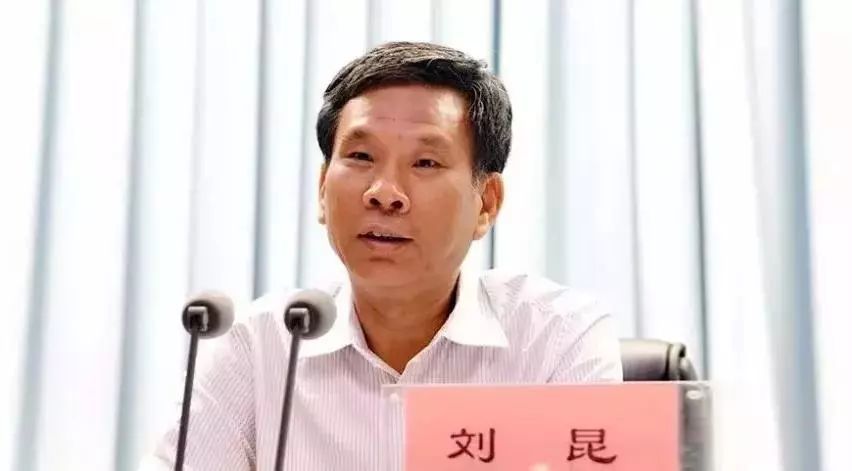 财政部部长:研究实施更大规模的减税和更为明