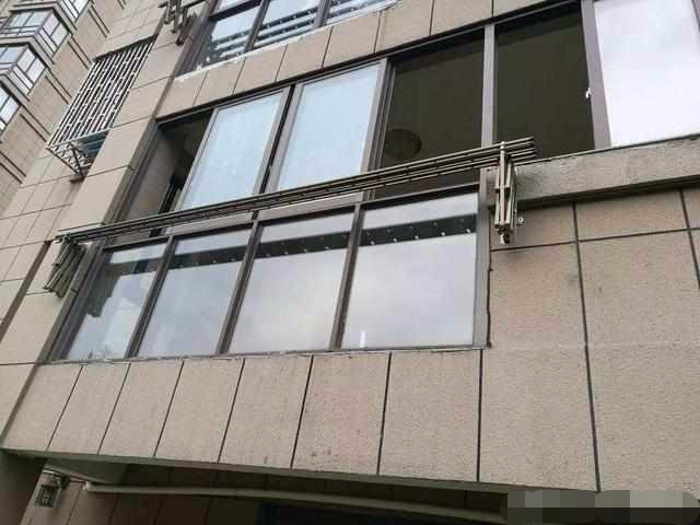 640
