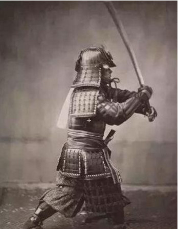 实拍日本人的铠甲:他身高一米六九,日本人称他