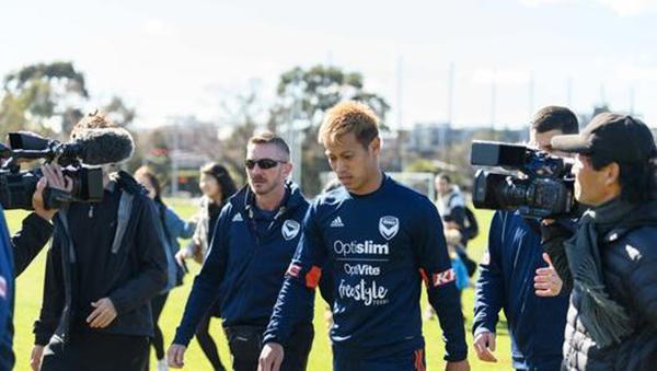 日本高中足球大赛刷屏,中国高中锦标赛连百科