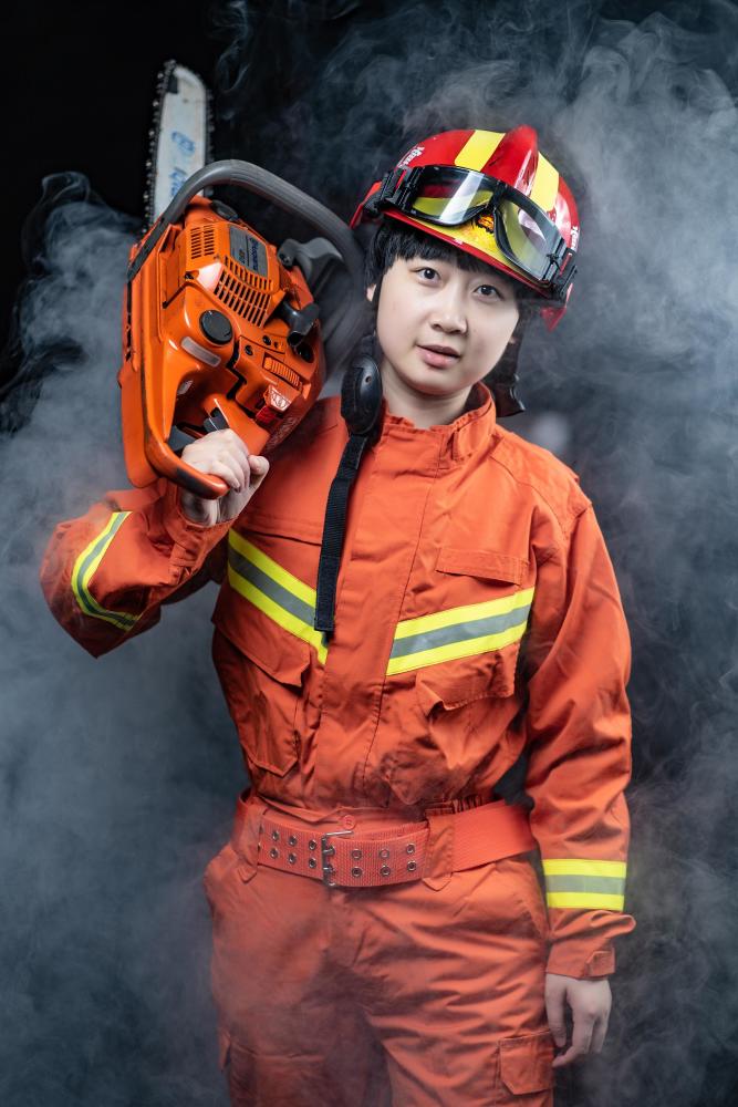 女消防员背后的真实工作写照,你真的了解过吗?