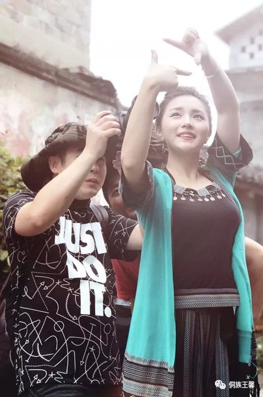 侗族王馨演唱歌曲,《世界有条汨罗江》,人美歌甜