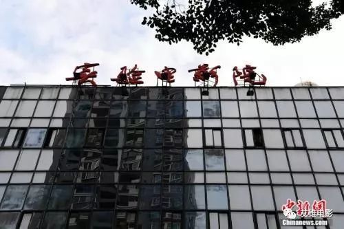 这家只有一个员工的影院，是怎么活到现在的