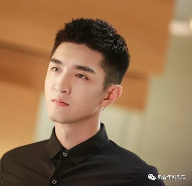 “励志俏白领”，名叫赵丽颖