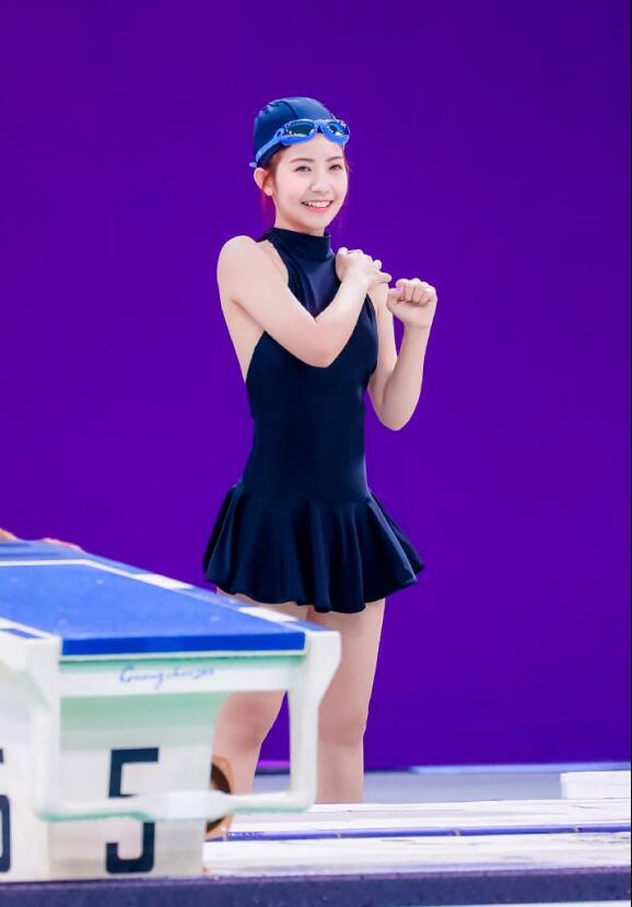 超新星全运会游泳赛于小彤克服心魔 陈小纭变