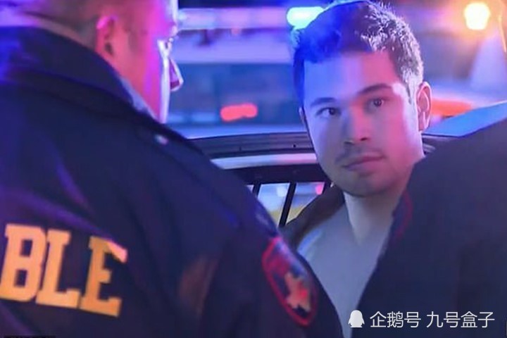 为保护妈妈不被家暴儿子枪杀酗酒父亲后冷静