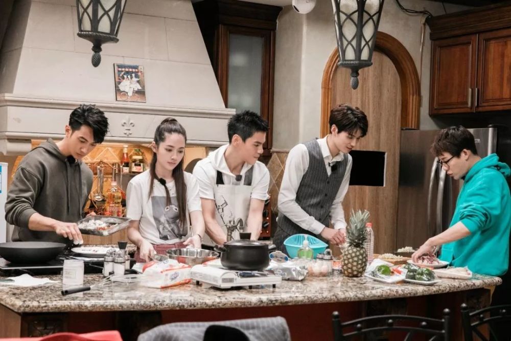 笑点密集、考验重重、悬念颇多 《最美的时光