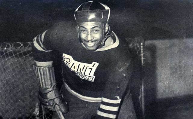 超越种族歧视和偏见 首位NHL黑人球员入选名