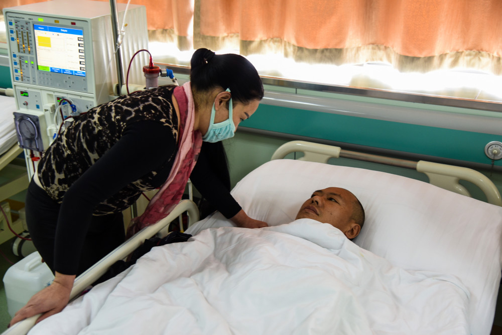 足浴店女老板爱上重症员工 自称:为他花钱我愿