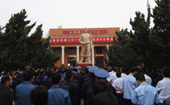 【网络媒体走转改】烈士纪念日 感受血战独树