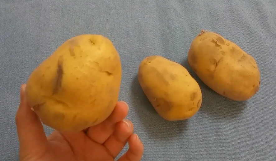 土豆皮薄容易坏,教你一招越放越好吃,放一年都