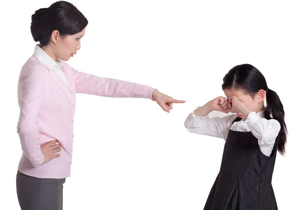 母亲在家庭的地位,决定着孩子的性格养成,家长