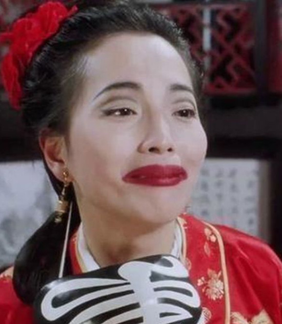 风华绝代的“石榴姐”，年轻时美若天仙，颁奖现场还说想嫁刘德华