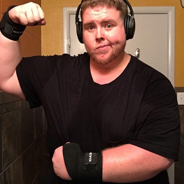 530斤男子胖到肾衰竭,减肥180斤再反弹,网友: