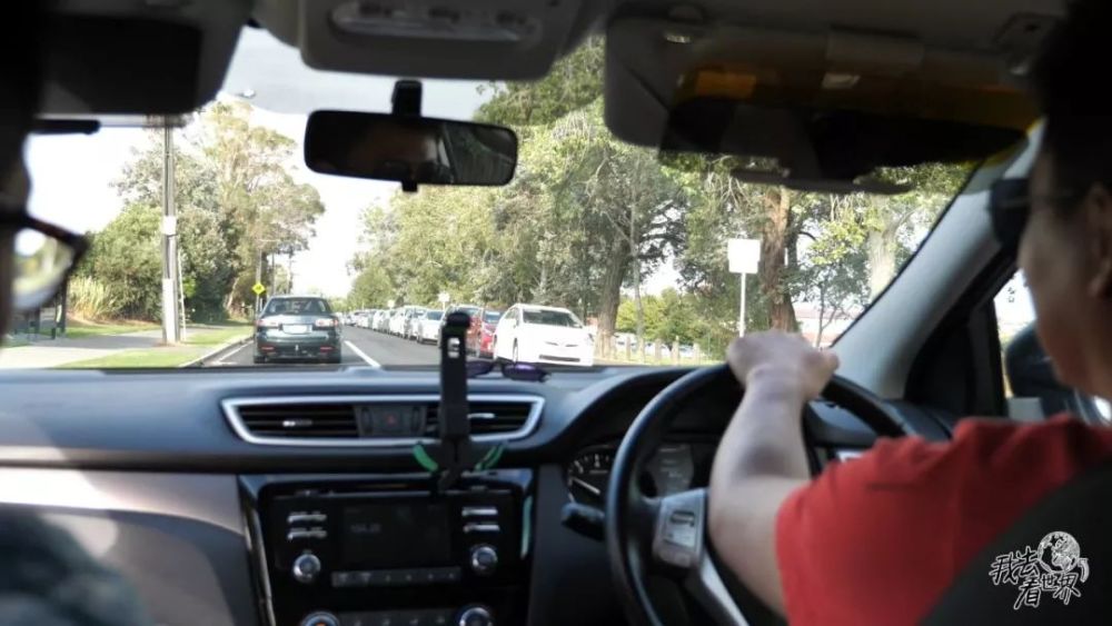 假如在新西兰赚到一百万要交十万的税,把十万