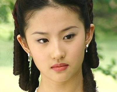 拥有丹凤眼的4位明星,刘亦菲邓伦在线,她最有特色!