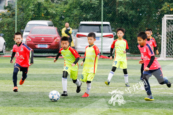 中国城市少儿足球联赛在渝开战