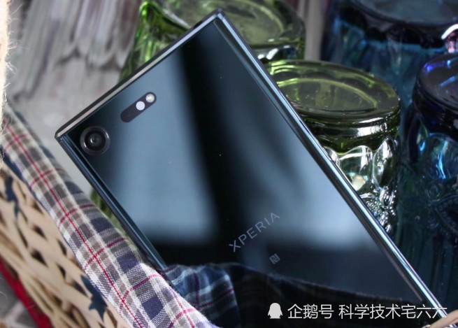 可能是三星首款4K分辨率的智能手机,手机4K时