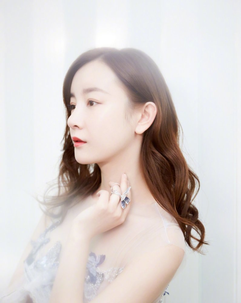 《夏家三千金》主演现状：唐嫣戚薇都很幸福，邱泽入围影帝