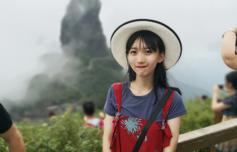 大学校园街访:假如可以租男友,多久会换一次?