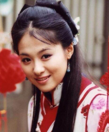 曾是格格专业户，百合奖影后，嫁外国老公前私下签订一份契约
