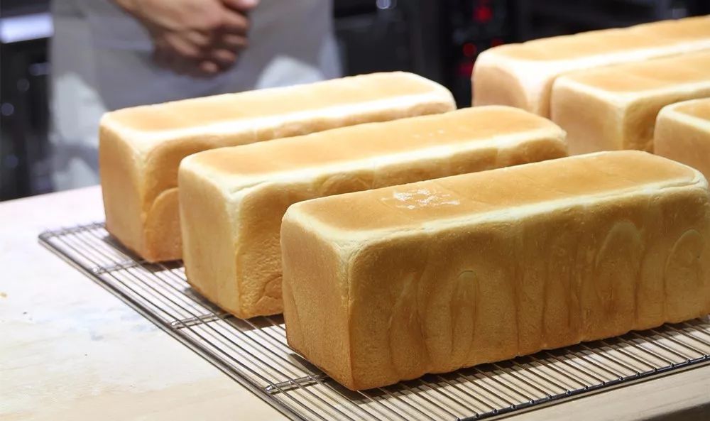 日本44年匠人如何用鲁邦种做吐司?长崎蜂蜜蛋糕怎么做?