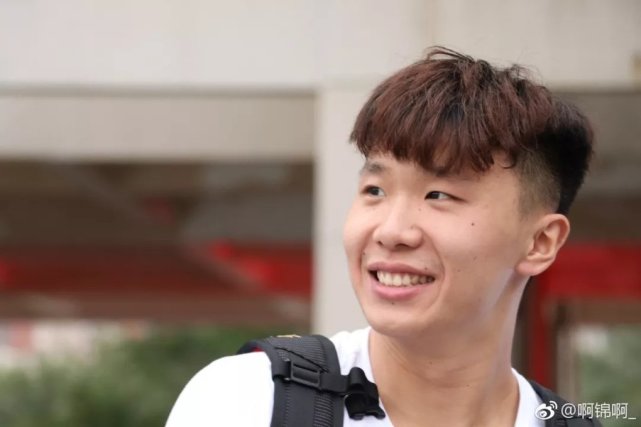 华侨大学篮球队拿下了一个世界冠军