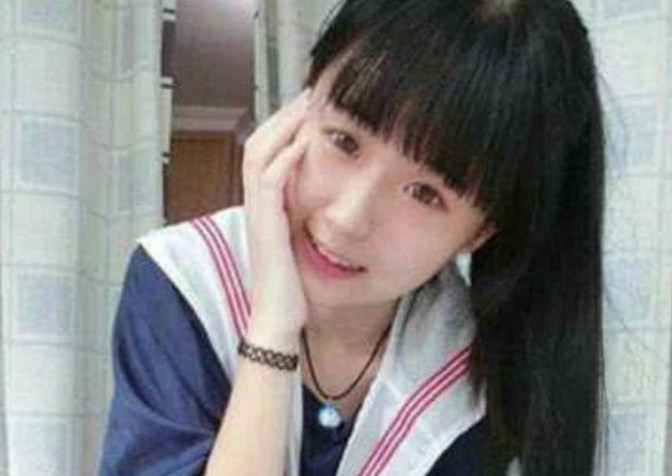 杨清柠初中照曝光,11岁就开始谈恋爱,网友:怪不得这么社会!