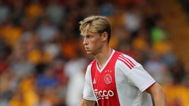 阿贾克斯双星:被巴萨看上很荣幸 但希望履行完