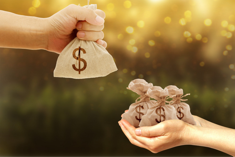 中国家庭高负债，50%以上家庭无存款意味着什么?钱都去哪了?