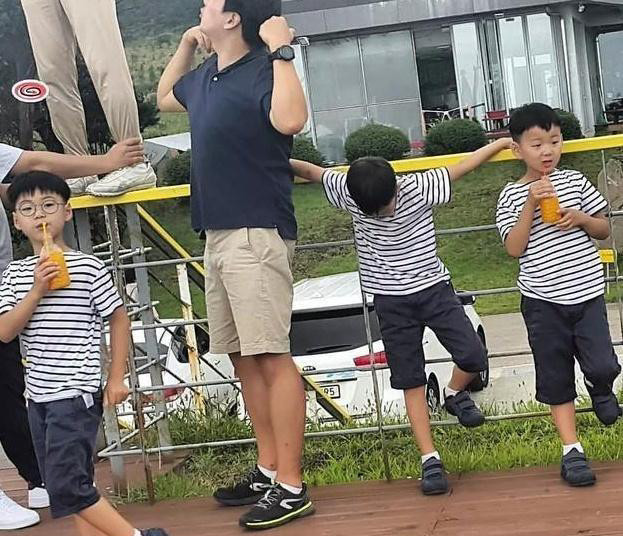 韩国宋家三胞胎近照,大家最喜欢的宋民国居然变样了?