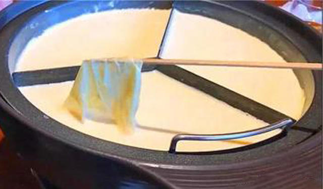 日本人新推出的奔驰火锅,只有锅底没有食物,