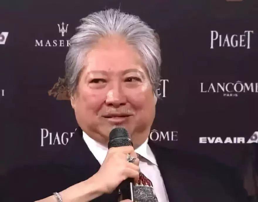 66岁洪金宝携53岁娇妻现身，中澳混血美艳依旧，气场不输巩俐