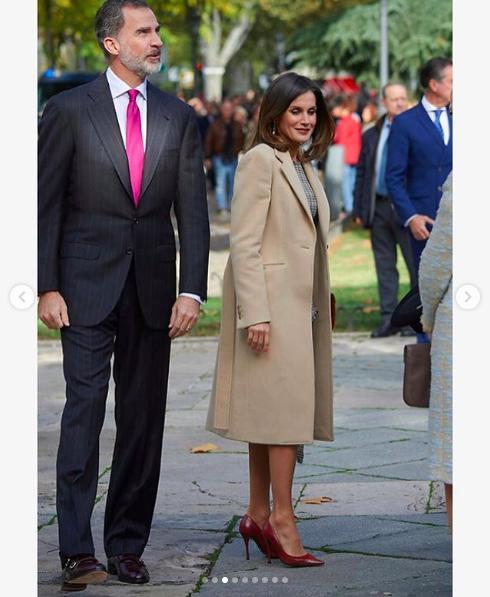 跟着欧洲第一夫人们的配色方案买外套:又被西