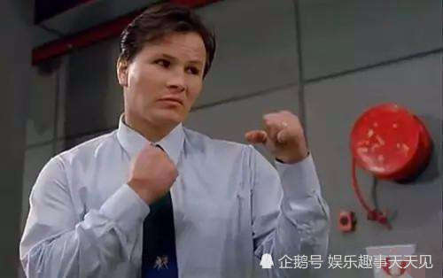 他是真正的世界拳王，曾参演成龙电影，扬言要成为第二个李小龙