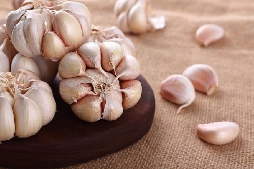 生蒜、糖蒜和黑蒜的区别,哪类人适合吃哪种蒜