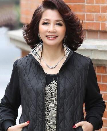 50岁减龄发型2020最新,2020减龄最新发型女 50岁的女人留什么发型好看?多尝试这3种发型,减龄又显