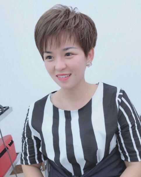 50岁减龄发型2020最新,2020减龄最新发型女 50岁的女人留什么发型好看?多尝试这3种发型,减龄又显