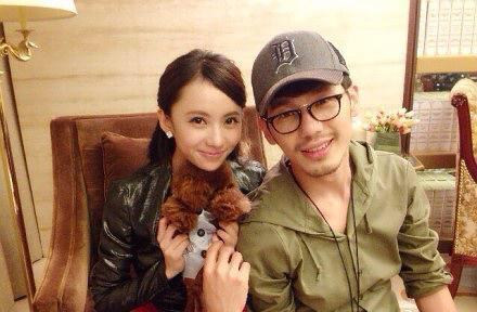 白宇女友刘萌萌自晒童年照,从小就是标准瓜子